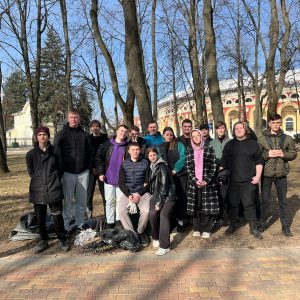 Студенты факультета ЛИД приняли участие в наведении порядка в Ляховском сквере